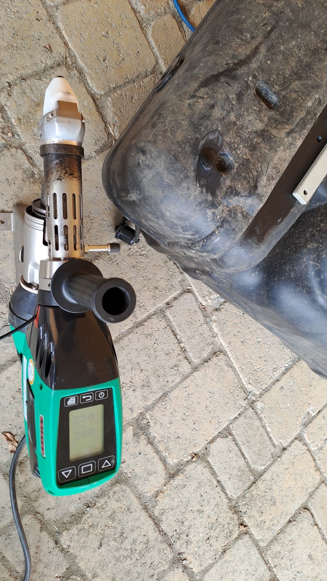 Nissan Personenkraftwagen Kunststofftank Instandsetzung