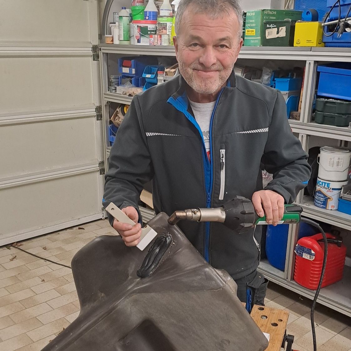 Manitu Lasten Lader PE Thermoplasttank Instandsetzung