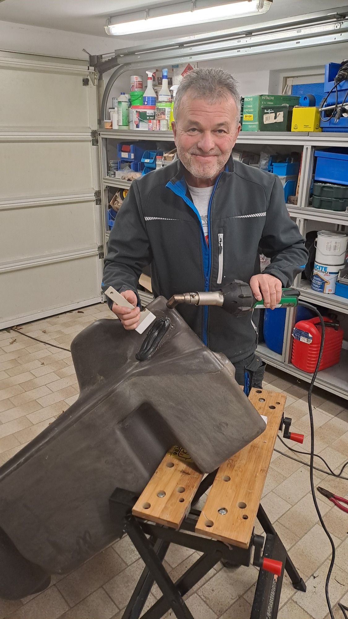 Manitu Lasten Lader PE Thermoplasttank Instandsetzung