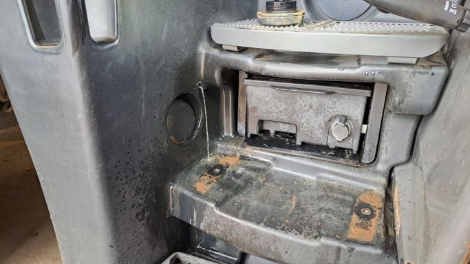 Landtechnik PE Tank Undichtigkeit durch auslaufenden Dieselkraftstoff
